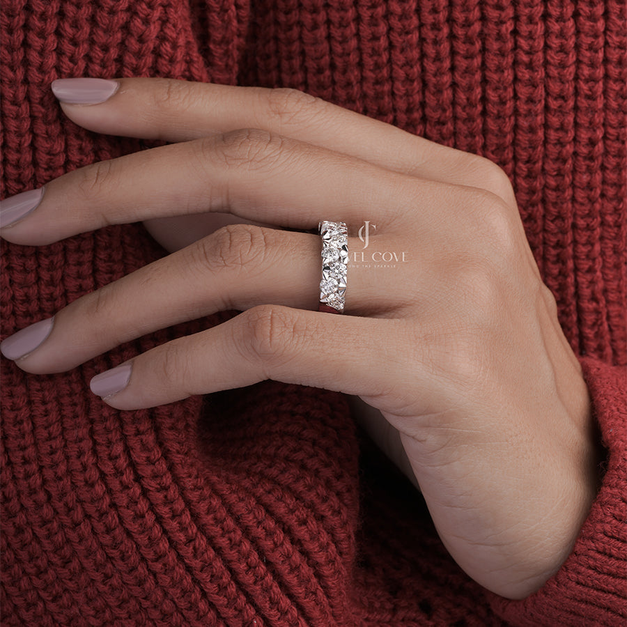 Two Cross Pretty Women Fashionable Wedding Band