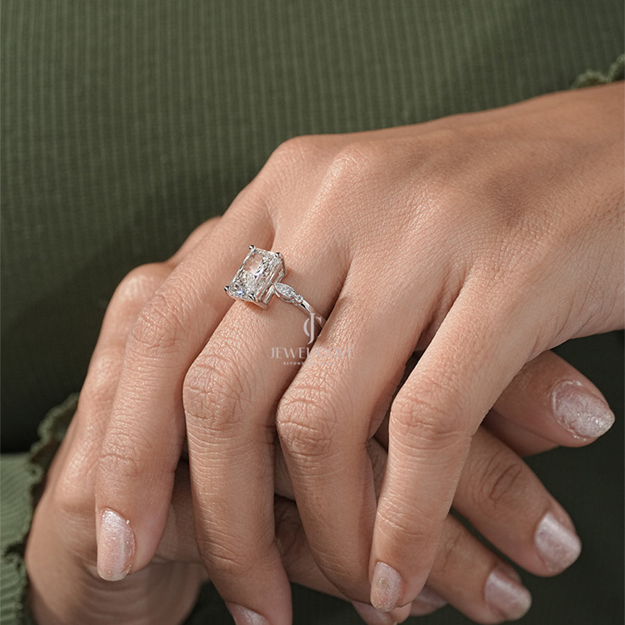 Exquisite Radiant Diamond Solitaire Ring in White Gold with Accent Stones