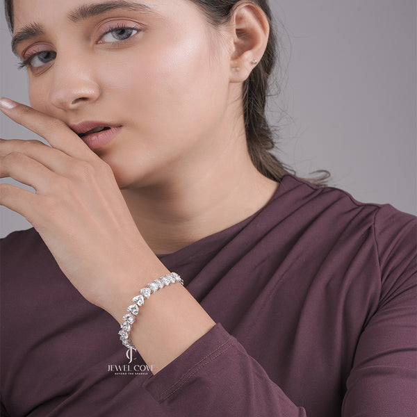 18k Gold Heart Lab Grown Diamond Tennis Bracelet | IGI Certified Bracelet