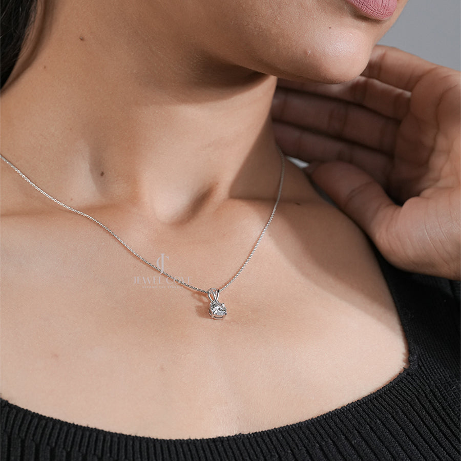 Round Brilliant Moissanite Diamond Pendant on Rose Gold Chain – Elegant Necklace