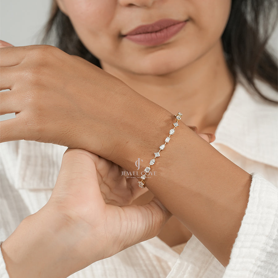 Delicate Gold Bracelet with Round and Princess Cut Diamonds