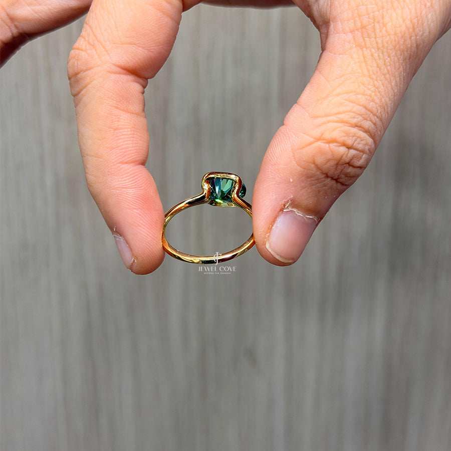 14K Green Oval Solitaire Wedding Ring | Lab Grown Diamonds | IGI Certified