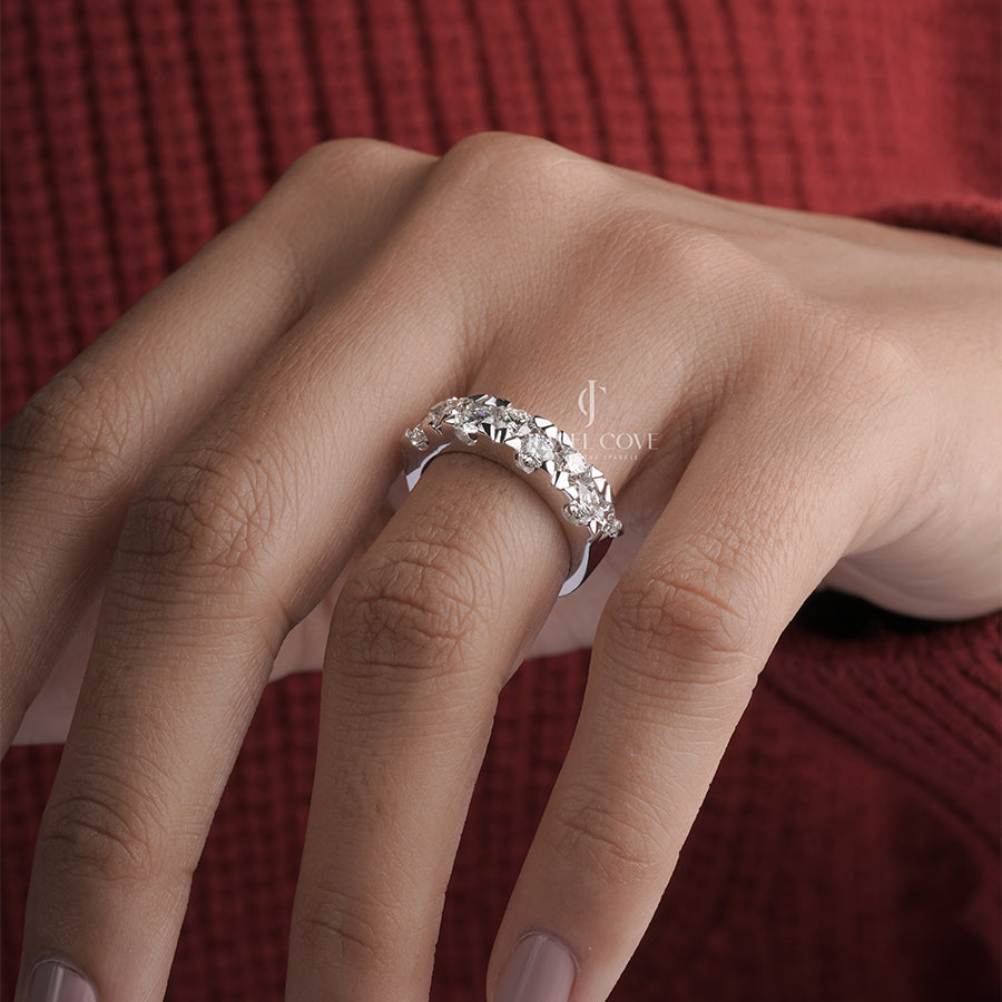 Two Cross Pretty Women Fashionable Wedding Band