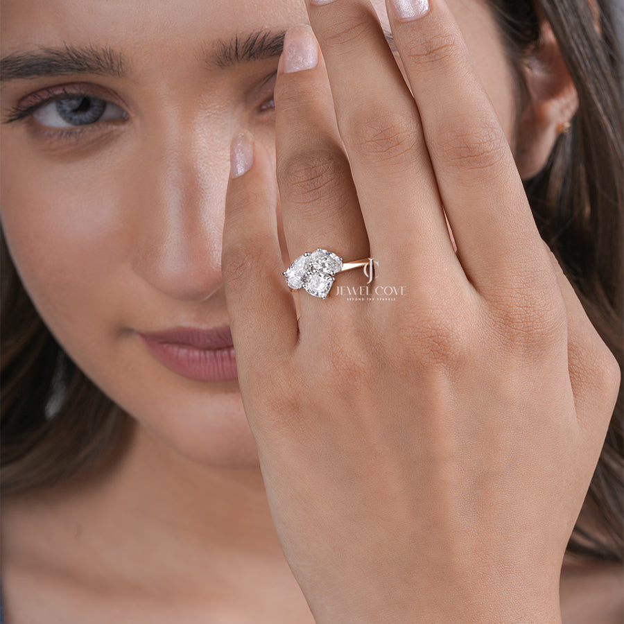 Modern Diamond Cluster Engagement Ring in Yellow Gold with Brilliant Cut