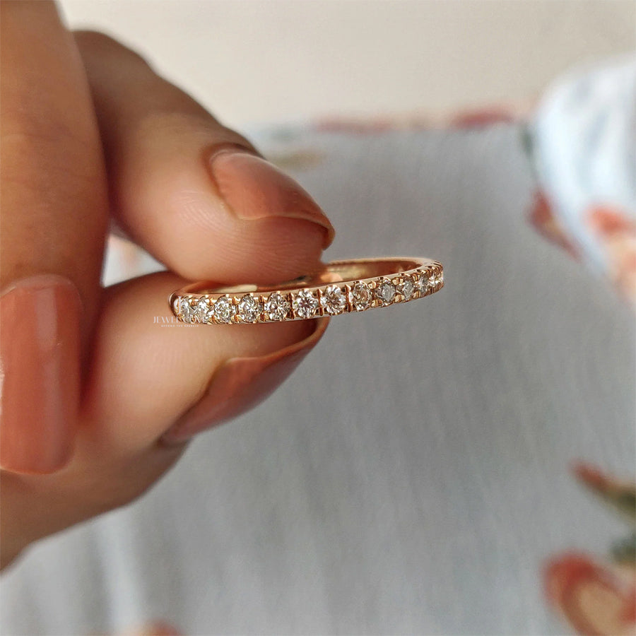 Round Lab Grown Diamonds Stackable Wedding Band | IGI Certified