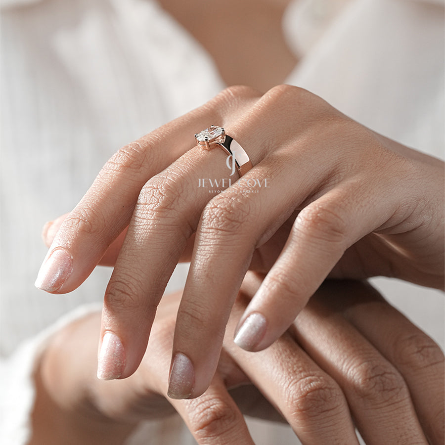 Sophisticated Oval-Cut Diamond Solitaire Engagement Ring