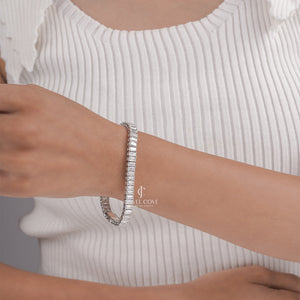 10K Emerald Lab Grown Tennis Bracelet with Full Prong Setting | IGI Certified