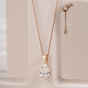 1.5ct Pear Solitaire Lab Grown Diamond Pendant in Yellow Gold | IGI Certified