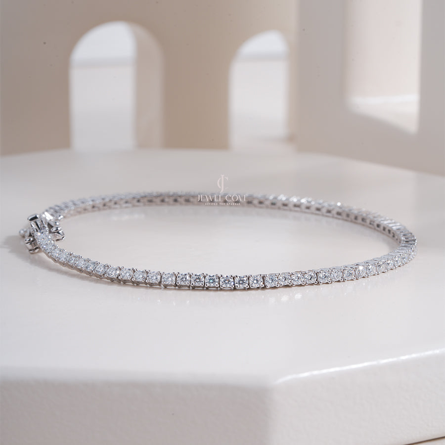 Classic Round Lab Grown Diamond Tennis Bracelet in White Gold, Elegant Everyday Luxury Jewelry