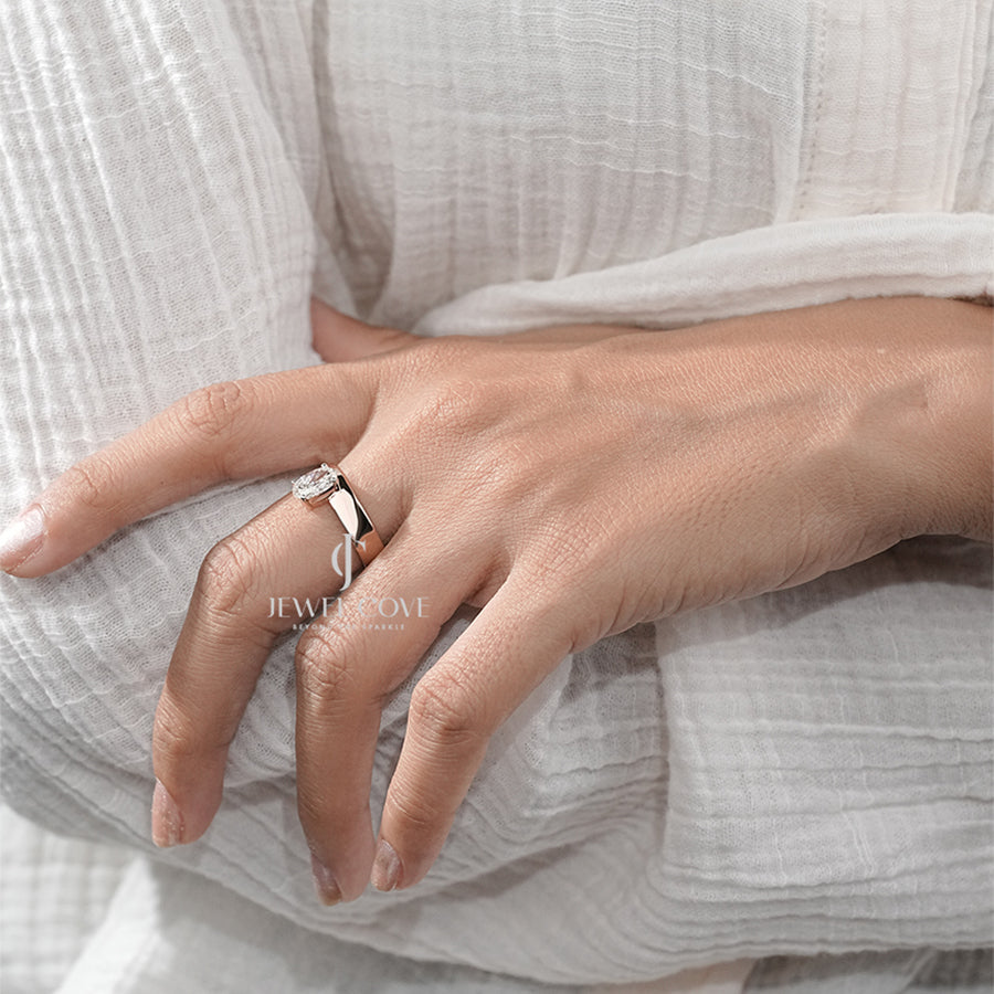 Sophisticated Oval-Cut Diamond Solitaire Engagement Ring