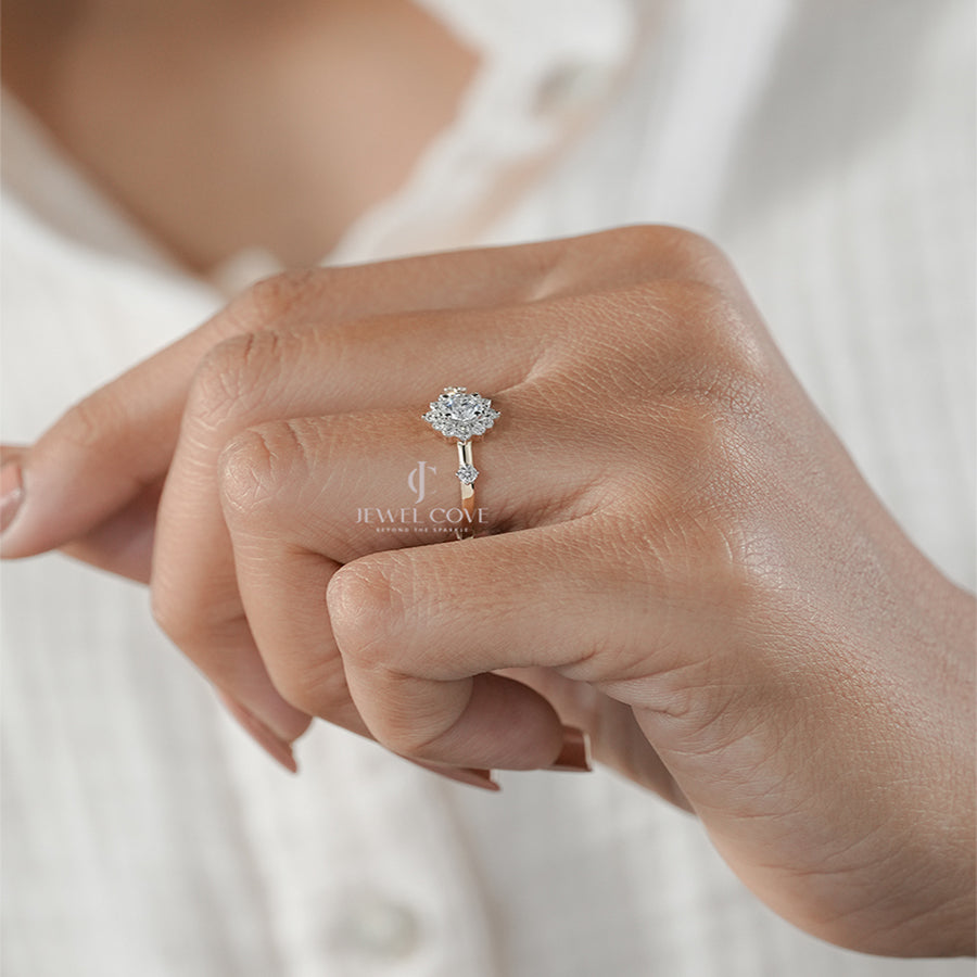 Vintage-Inspired Halo Diamond Engagement Ring in Gold