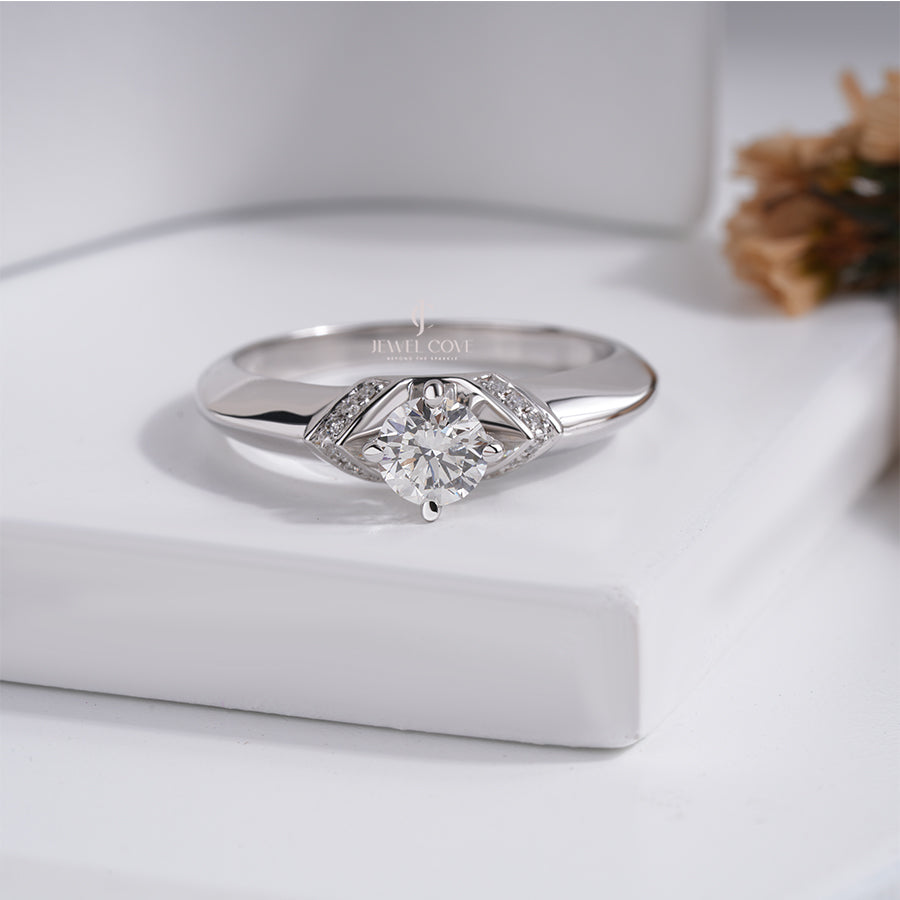 Stylish Round Diamond Ring for Women – White Gold Engagement Ring