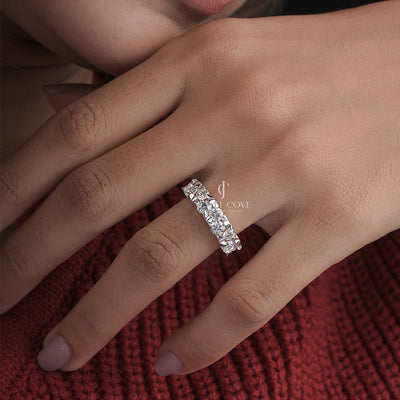 Two Cross Pretty Women Fashionable Wedding Band