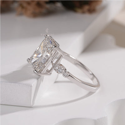 Exquisite Radiant Diamond Solitaire Ring in White Gold with Accent Stones