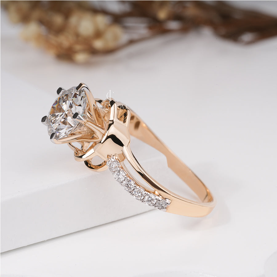 1.50 Carat Round Moissanite Diamond Solitaire Lizzie Ring