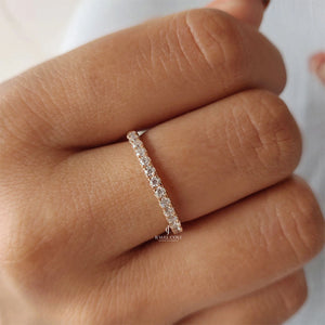 Round Lab Grown Diamonds Stackable Wedding Band | IGI Certified
