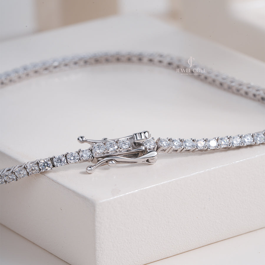 Classic Round Moissanite Diamond Tennis Bracelet in White Gold, Elegant Everyday Luxury Jewelry