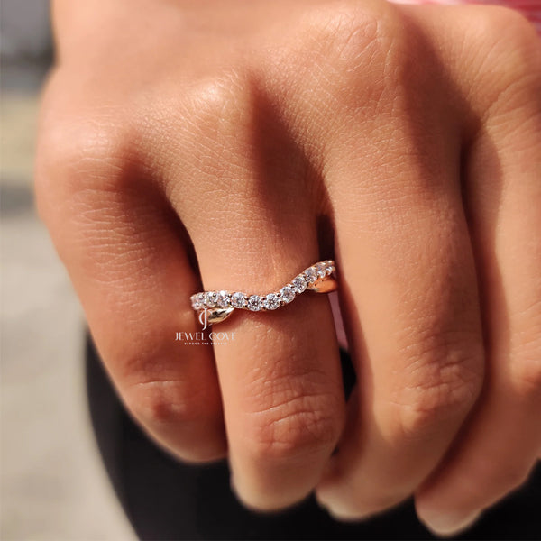 Accented Curved Wedding Band With Round Cut |  Lab Grown Diamonds | IGI Certified | E-F Color