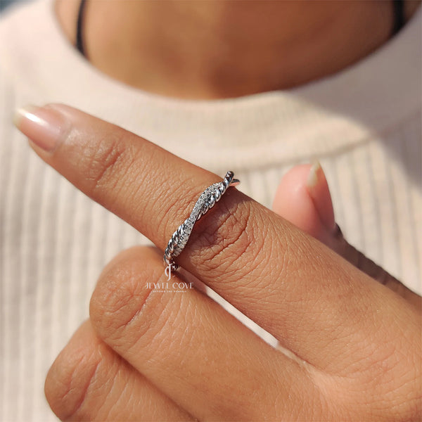 Round Cut Infinity Wedding Band With Twisted Rope Pave Style | Lab Grown Diamonds | IGI Certified