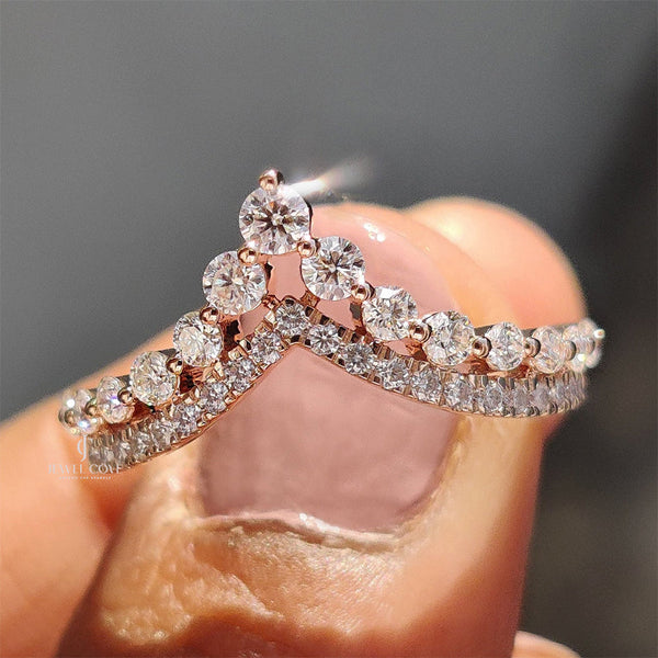 Round Cut Stackable Wedding Band In Double Row Chevron Style | Lab Grown Diamonds | IGI Certified | E-F Color
