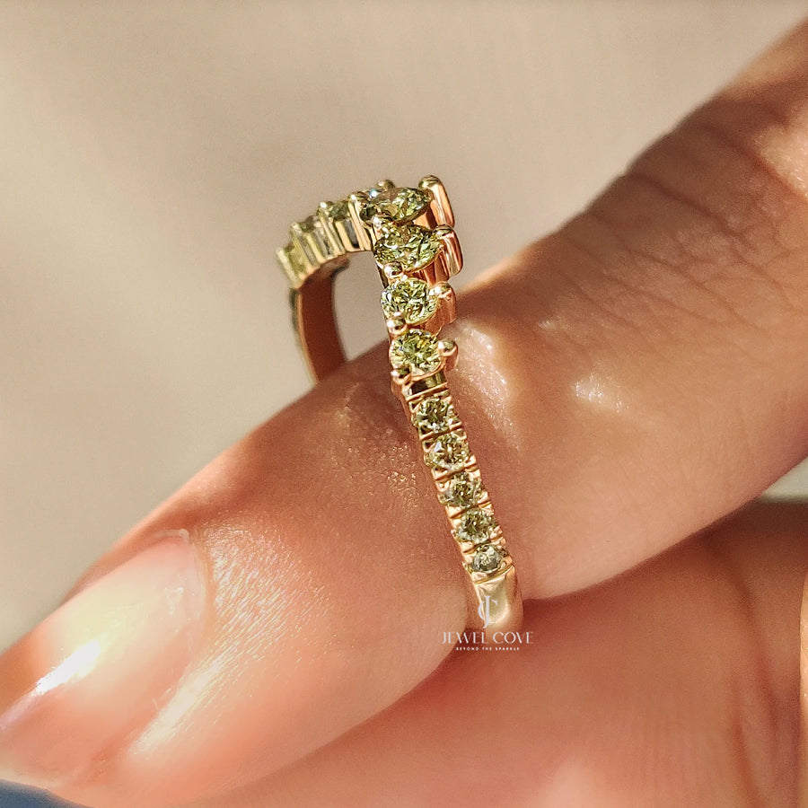 Green Round Diamond Half Eternity Wedding Band in Chevron Style | Lab Grown Diamonds | IGI Certified