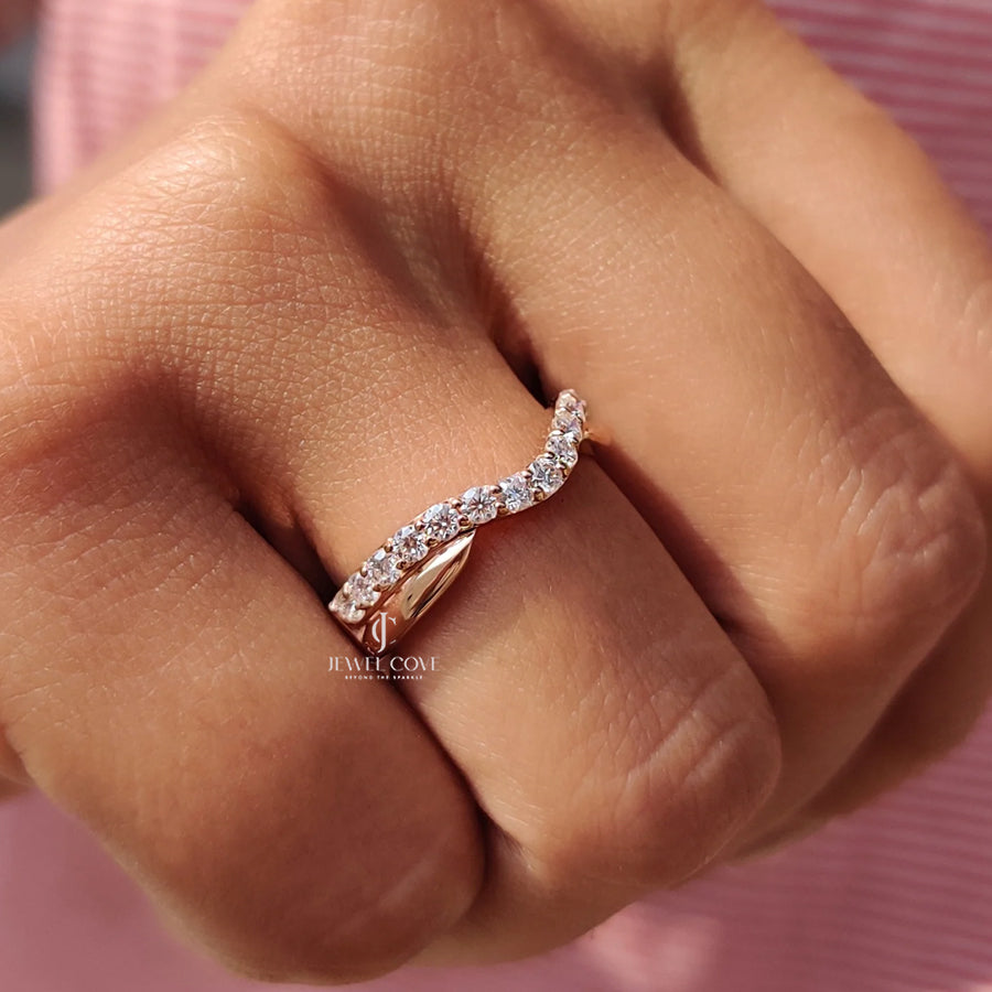 Accented Curved Wedding Band With Round Cut |  Lab Grown Diamonds | IGI Certified | E-F Color