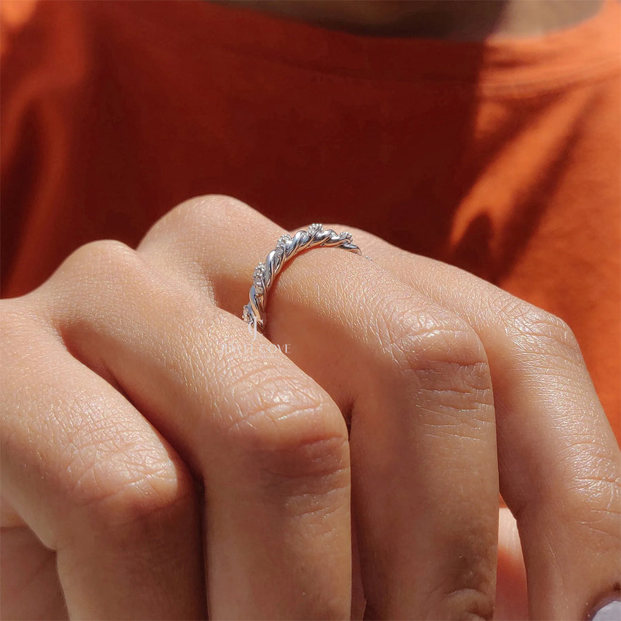 Twisted Eternity Band With Round Lab Grown Diamonds | IGI Certified