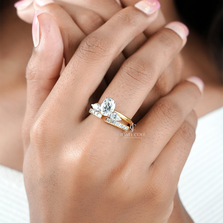 Oval Three Stone Ring Set Two Type of Wear the Band | Lab Grown Diamonds | IGI Certified