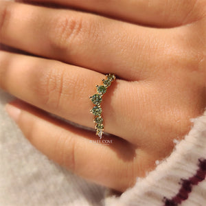 Green Round Diamond Half Eternity Wedding Band in Chevron Style | Lab Grown Diamonds | IGI Certified