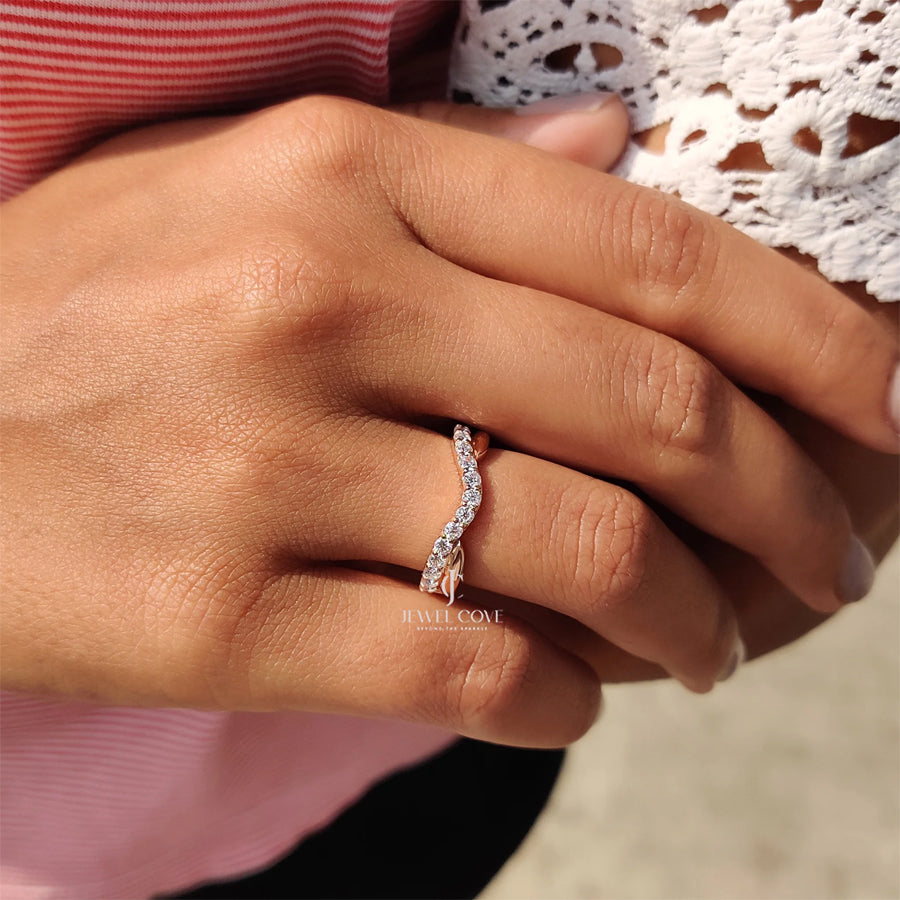 Accented Curved Wedding Band With Round Cut |  Lab Grown Diamonds | IGI Certified | E-F Color