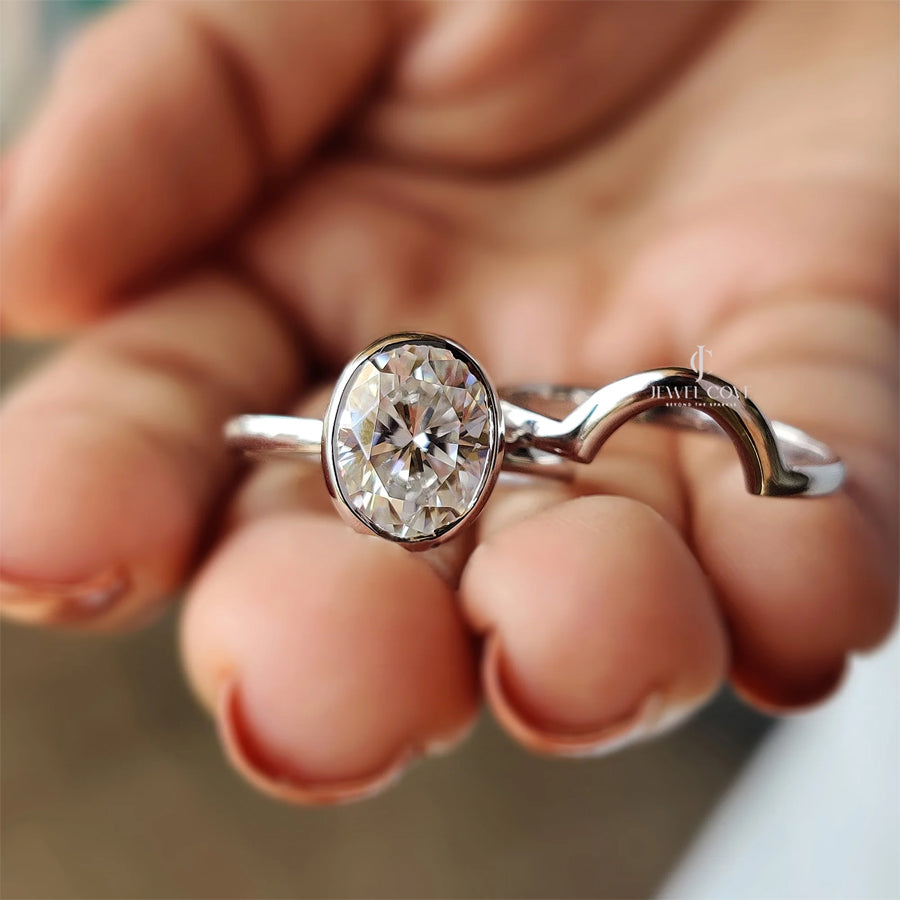 Solitaire Oval Engagement Ring With Wedding Band | Lab Grown Diamonds | IGI Certified