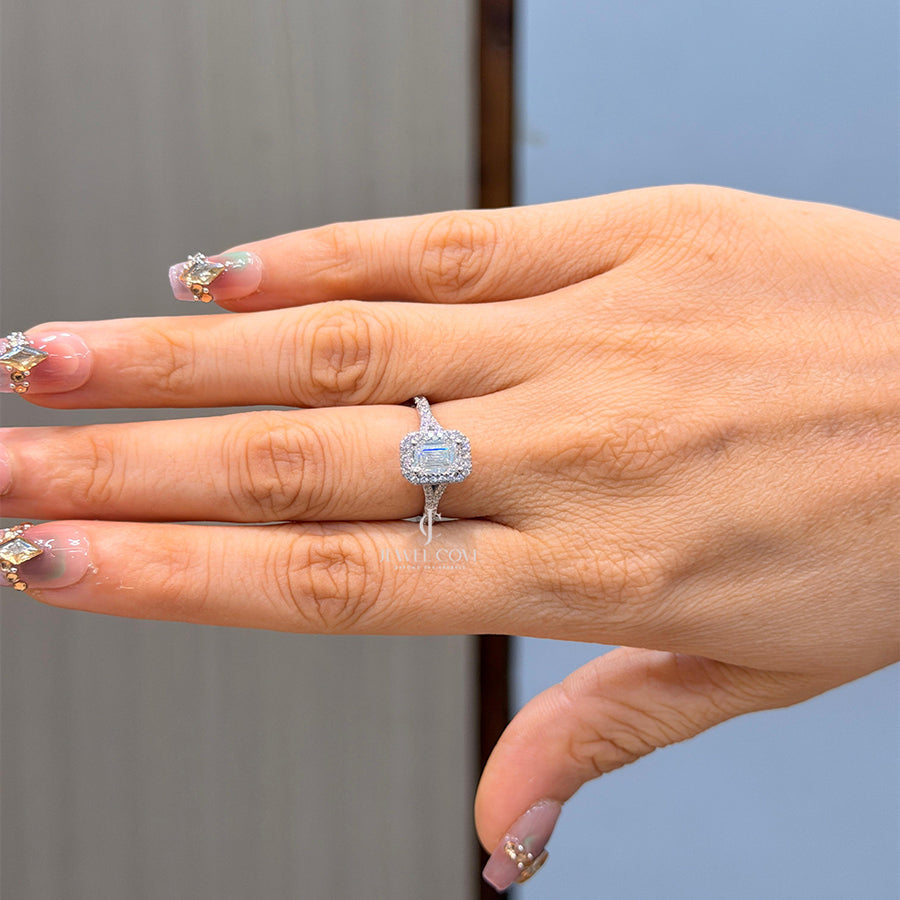Emerald Halo Twist Shank Diamond Ring | Lab Grown Diamonds | IGI Certified