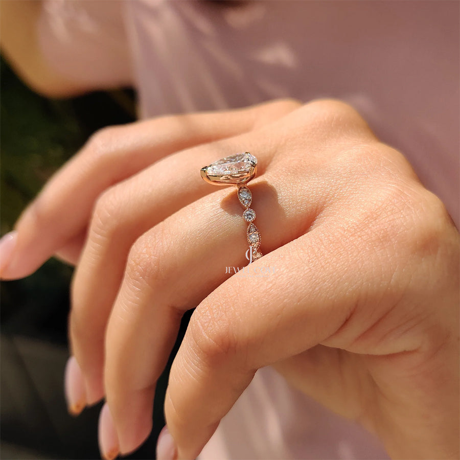 Pear Lab Grown Diamond Vintage Ring With Round Side Stone | IGI Certified