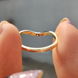 Round Curved Wedding Band With Round Cut | Lab Grown Diamonds | IGI Certified | E-F Color