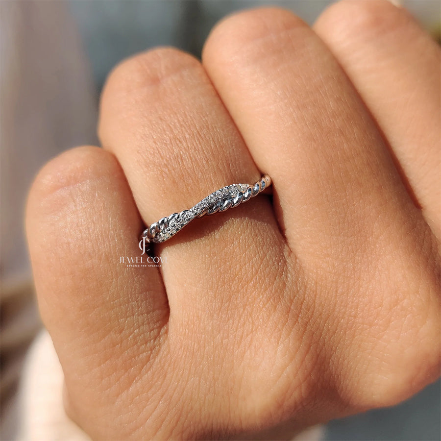 Round Cut Infinity Wedding Band With Twisted Rope Pave Style | Lab Grown Diamonds | IGI Certified