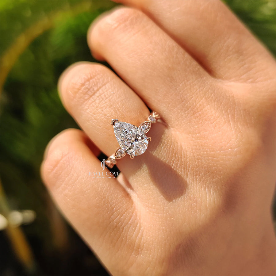 Pear Lab Grown Diamond Vintage Ring With Round Side Stone | IGI Certified