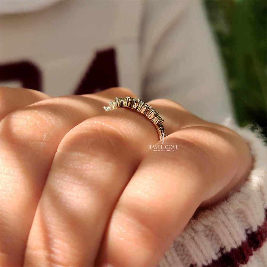 Green Round Diamond Half Eternity Wedding Band in Chevron Style | Lab Grown Diamonds | IGI Certified