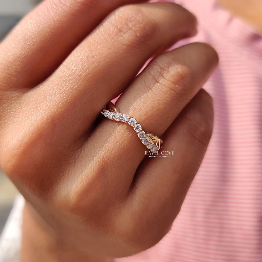 Accented Curved Wedding Band With Round Cut |  Lab Grown Diamonds | IGI Certified | E-F Color