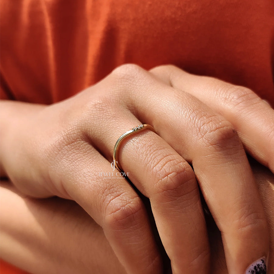 Round Curved Wedding Band With Round Cut | Lab Grown Diamonds | IGI Certified | E-F Color