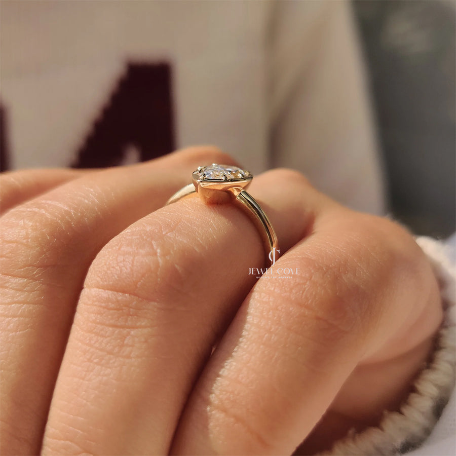Pear Cut Diamond Ring in Bezel Type Prong Setting | Moissanite Diamonds | IGI Certified | E-F Color